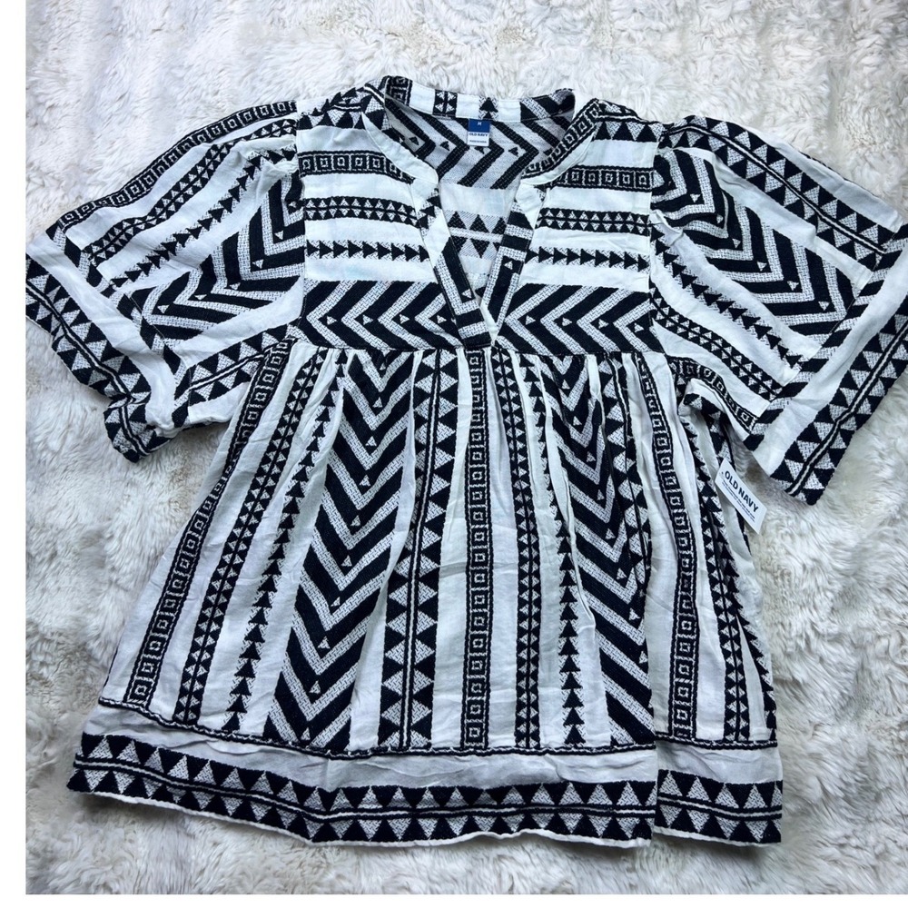 Old Navy Black White Geometric Tribal Babydoll Blouse Top Medium NWT. A35